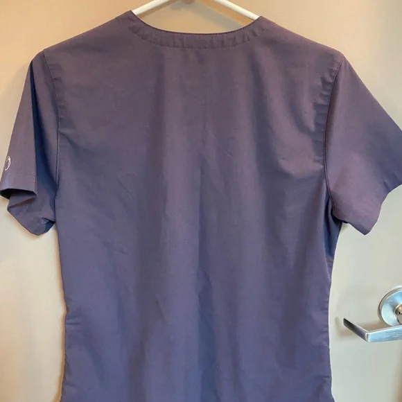 Scrub top - Picture 3 of 4